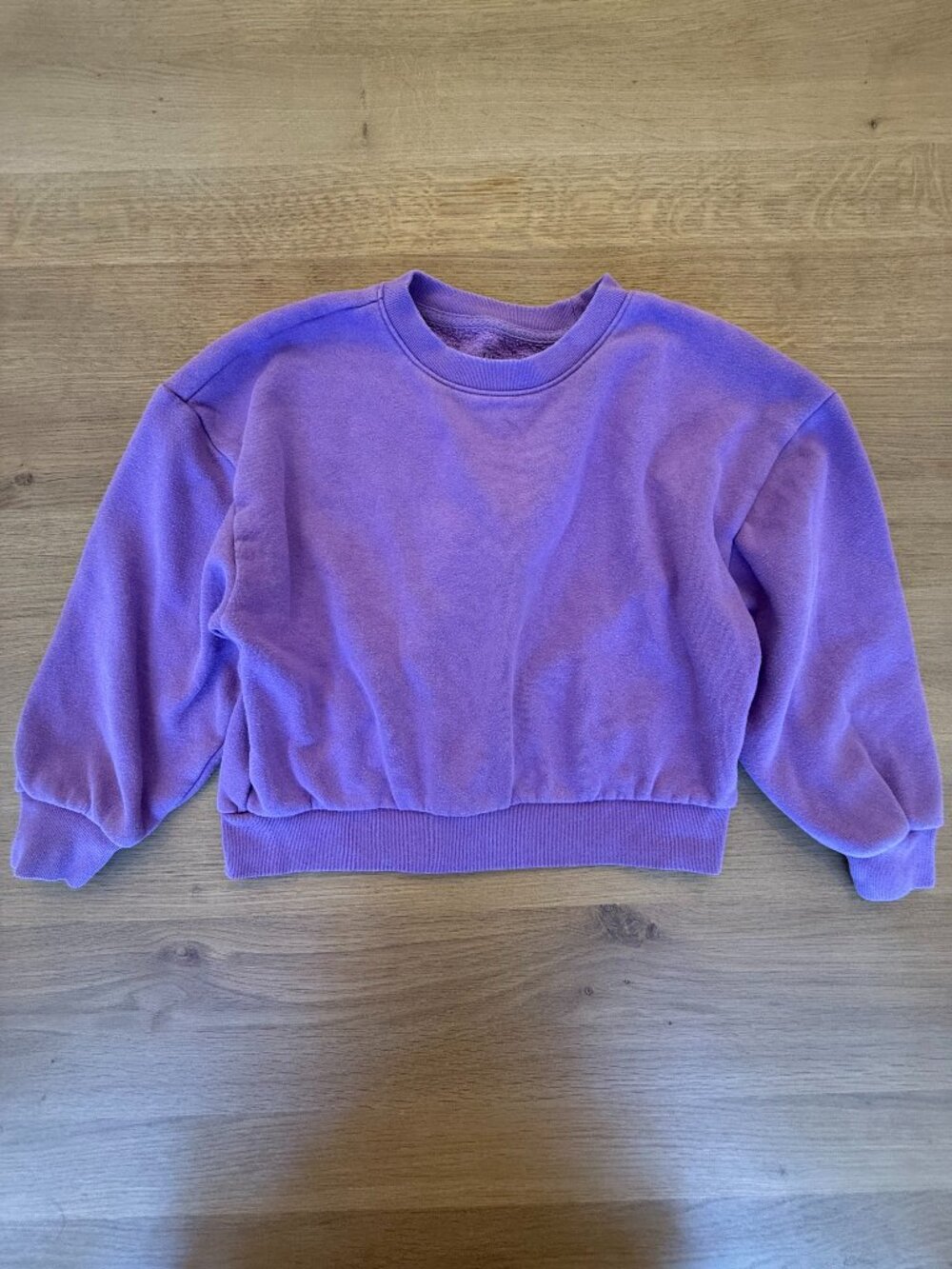 Gap girls comfy vintagesoft sweatshirt, size 6-7